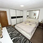Ade Apartment